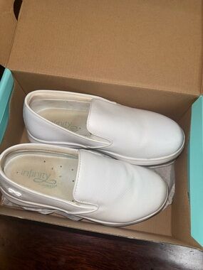 Cherokee White Slip-On Women's Sneakers